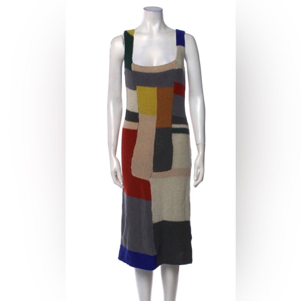 ECKHAUS LATTA
Pattern Printed Midi Length Dress
Size: XS - NEW